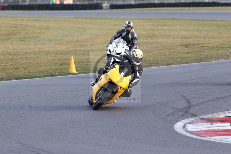 Motorcycle action photographs;Trackday digital images;event digital images;eventdigitalimages;no limits trackday;peter wileman photography;snetterton;snetterton circuit norfolk;snetterton photographs;trackday;trackday photos