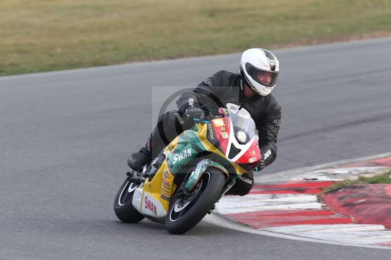 Motorcycle action photographs;Trackday digital images;event digital images;eventdigitalimages;no limits trackday;peter wileman photography;snetterton;snetterton circuit norfolk;snetterton photographs;trackday;trackday photos