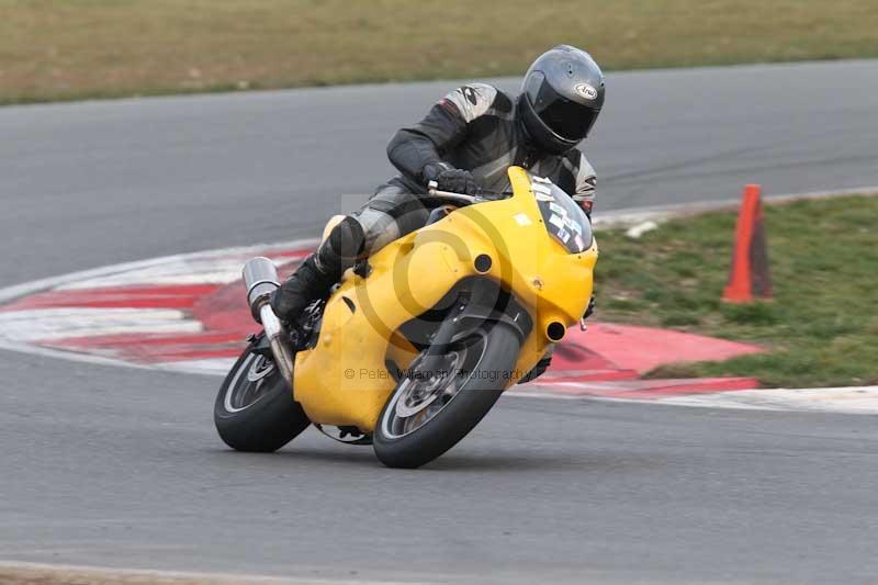 Motorcycle action photographs;Trackday digital images;event digital images;eventdigitalimages;no limits trackday;peter wileman photography;snetterton;snetterton circuit norfolk;snetterton photographs;trackday;trackday photos