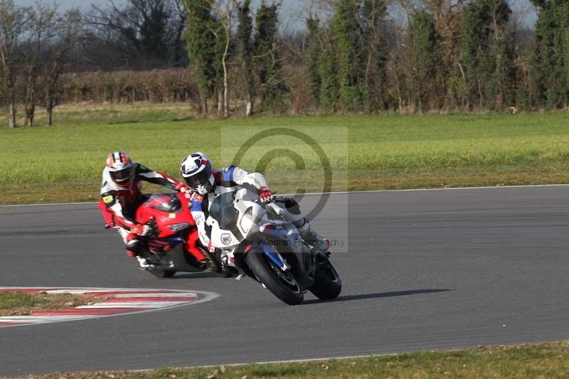 Motorcycle action photographs;Trackday digital images;event digital images;eventdigitalimages;no limits trackday;peter wileman photography;snetterton;snetterton circuit norfolk;snetterton photographs;trackday;trackday photos