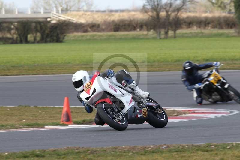 Motorcycle action photographs;Trackday digital images;event digital images;eventdigitalimages;no limits trackday;peter wileman photography;snetterton;snetterton circuit norfolk;snetterton photographs;trackday;trackday photos