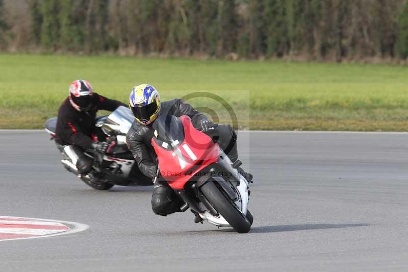 Motorcycle action photographs;Trackday digital images;event digital images;eventdigitalimages;no limits trackday;peter wileman photography;snetterton;snetterton circuit norfolk;snetterton photographs;trackday;trackday photos