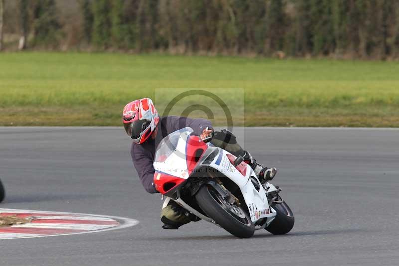 Motorcycle action photographs;Trackday digital images;event digital images;eventdigitalimages;no limits trackday;peter wileman photography;snetterton;snetterton circuit norfolk;snetterton photographs;trackday;trackday photos