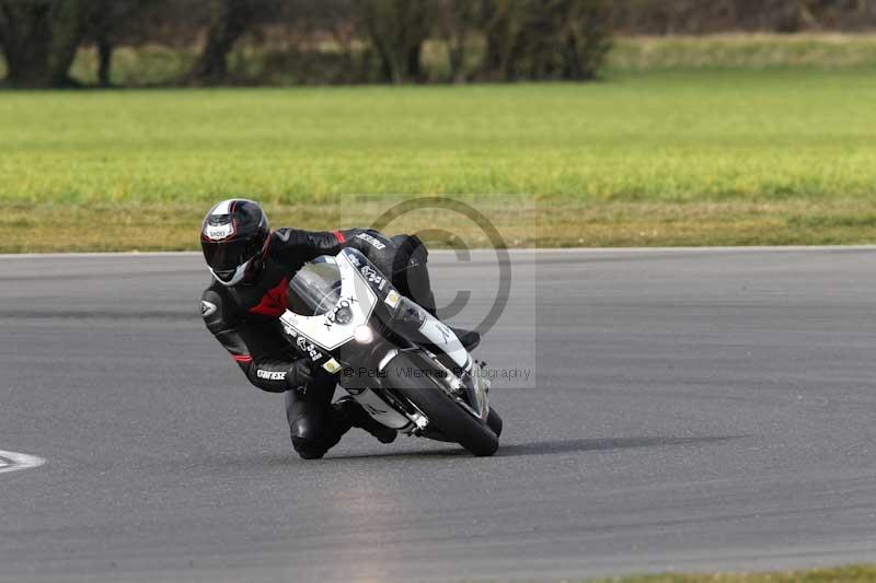 Motorcycle action photographs;Trackday digital images;event digital images;eventdigitalimages;no limits trackday;peter wileman photography;snetterton;snetterton circuit norfolk;snetterton photographs;trackday;trackday photos