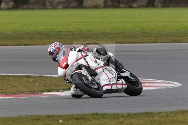 Motorcycle action photographs;Trackday digital images;event digital images;eventdigitalimages;no limits trackday;peter wileman photography;snetterton;snetterton circuit norfolk;snetterton photographs;trackday;trackday photos
