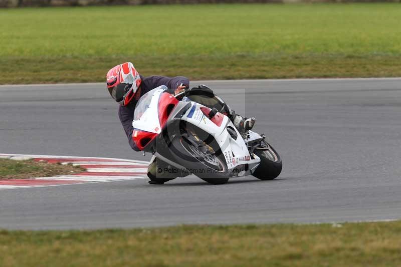 Motorcycle action photographs;Trackday digital images;event digital images;eventdigitalimages;no limits trackday;peter wileman photography;snetterton;snetterton circuit norfolk;snetterton photographs;trackday;trackday photos