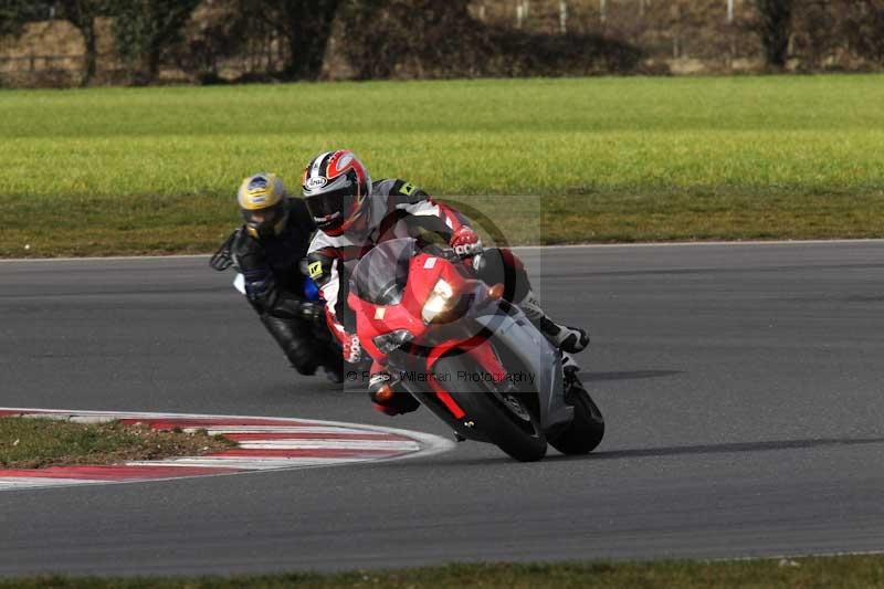 Motorcycle action photographs;Trackday digital images;event digital images;eventdigitalimages;no limits trackday;peter wileman photography;snetterton;snetterton circuit norfolk;snetterton photographs;trackday;trackday photos