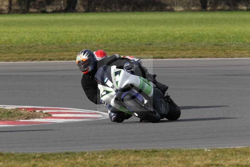 Motorcycle action photographs;Trackday digital images;event digital images;eventdigitalimages;no limits trackday;peter wileman photography;snetterton;snetterton circuit norfolk;snetterton photographs;trackday;trackday photos