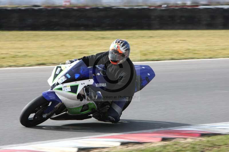 Motorcycle action photographs;Trackday digital images;event digital images;eventdigitalimages;no limits trackday;peter wileman photography;snetterton;snetterton circuit norfolk;snetterton photographs;trackday;trackday photos