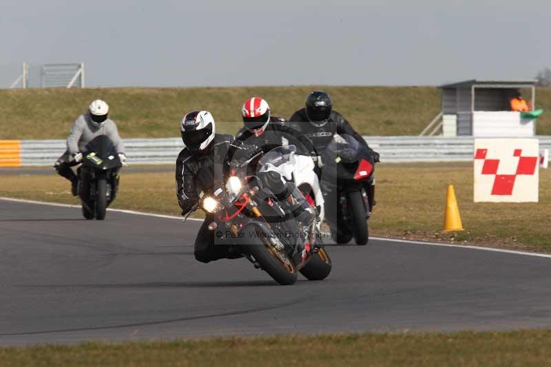 Motorcycle action photographs;Trackday digital images;event digital images;eventdigitalimages;no limits trackday;peter wileman photography;snetterton;snetterton circuit norfolk;snetterton photographs;trackday;trackday photos