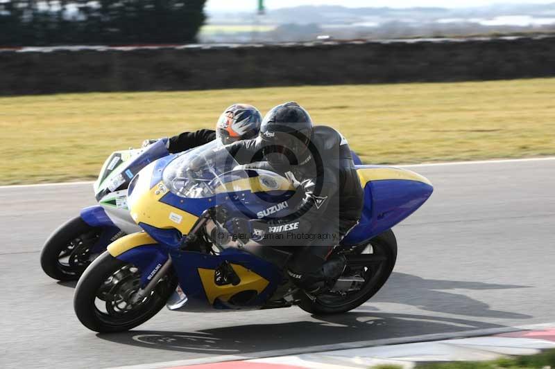 Motorcycle action photographs;Trackday digital images;event digital images;eventdigitalimages;no limits trackday;peter wileman photography;snetterton;snetterton circuit norfolk;snetterton photographs;trackday;trackday photos