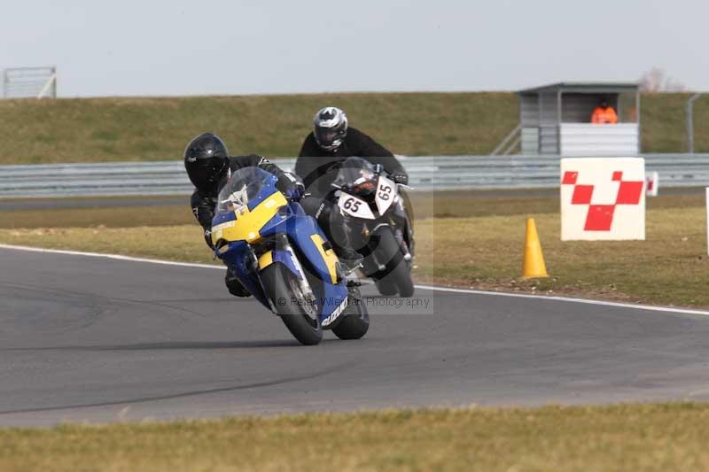 Motorcycle action photographs;Trackday digital images;event digital images;eventdigitalimages;no limits trackday;peter wileman photography;snetterton;snetterton circuit norfolk;snetterton photographs;trackday;trackday photos