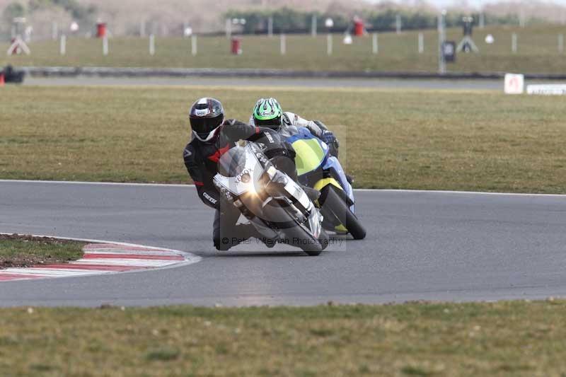 Motorcycle action photographs;Trackday digital images;event digital images;eventdigitalimages;no limits trackday;peter wileman photography;snetterton;snetterton circuit norfolk;snetterton photographs;trackday;trackday photos