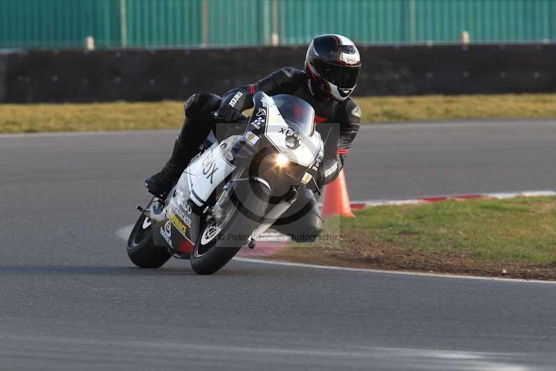 Motorcycle action photographs;Trackday digital images;event digital images;eventdigitalimages;no limits trackday;peter wileman photography;snetterton;snetterton circuit norfolk;snetterton photographs;trackday;trackday photos