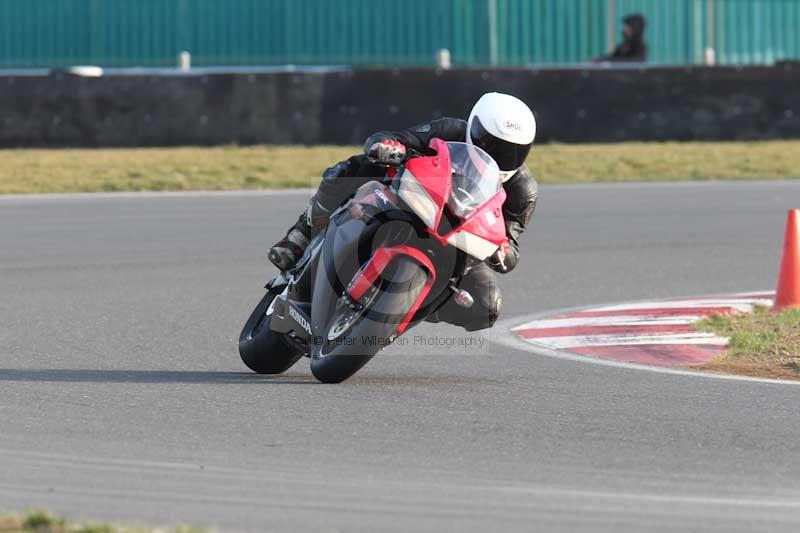 Motorcycle action photographs;Trackday digital images;event digital images;eventdigitalimages;no limits trackday;peter wileman photography;snetterton;snetterton circuit norfolk;snetterton photographs;trackday;trackday photos