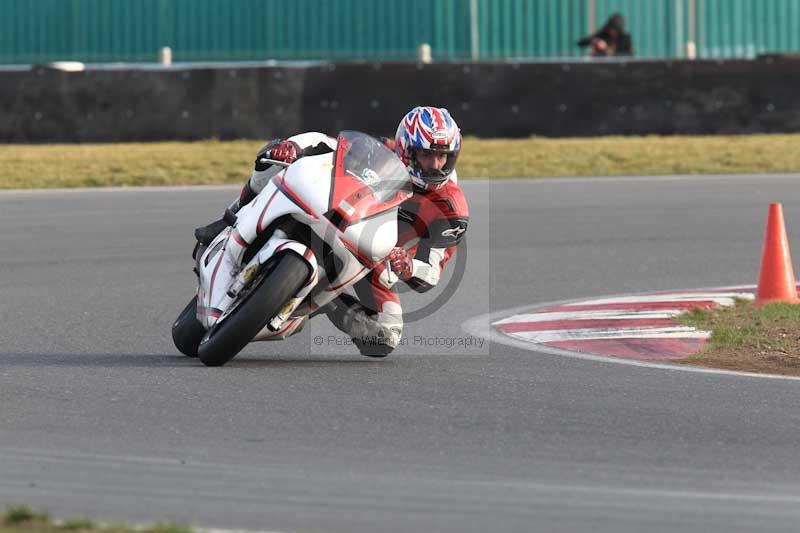 Motorcycle action photographs;Trackday digital images;event digital images;eventdigitalimages;no limits trackday;peter wileman photography;snetterton;snetterton circuit norfolk;snetterton photographs;trackday;trackday photos