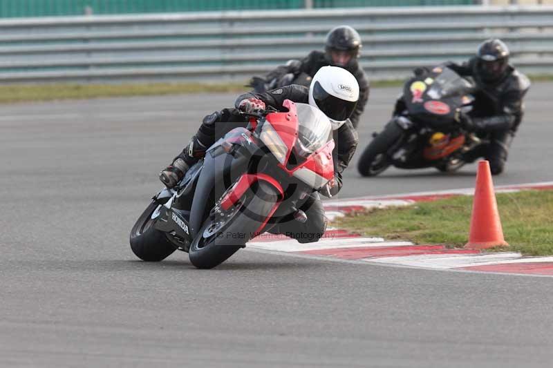 Motorcycle action photographs;Trackday digital images;event digital images;eventdigitalimages;no limits trackday;peter wileman photography;snetterton;snetterton circuit norfolk;snetterton photographs;trackday;trackday photos