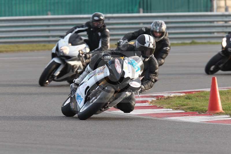 Motorcycle action photographs;Trackday digital images;event digital images;eventdigitalimages;no limits trackday;peter wileman photography;snetterton;snetterton circuit norfolk;snetterton photographs;trackday;trackday photos