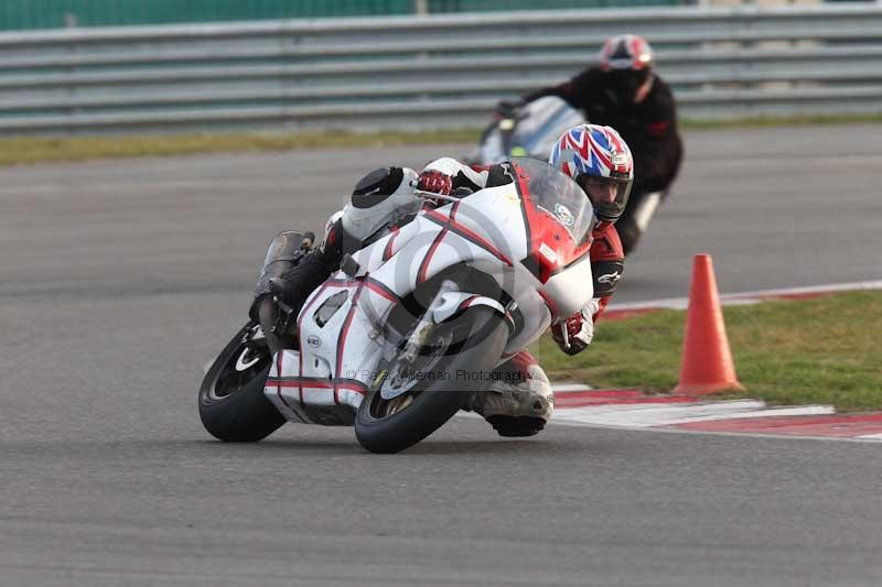 Motorcycle action photographs;Trackday digital images;event digital images;eventdigitalimages;no limits trackday;peter wileman photography;snetterton;snetterton circuit norfolk;snetterton photographs;trackday;trackday photos