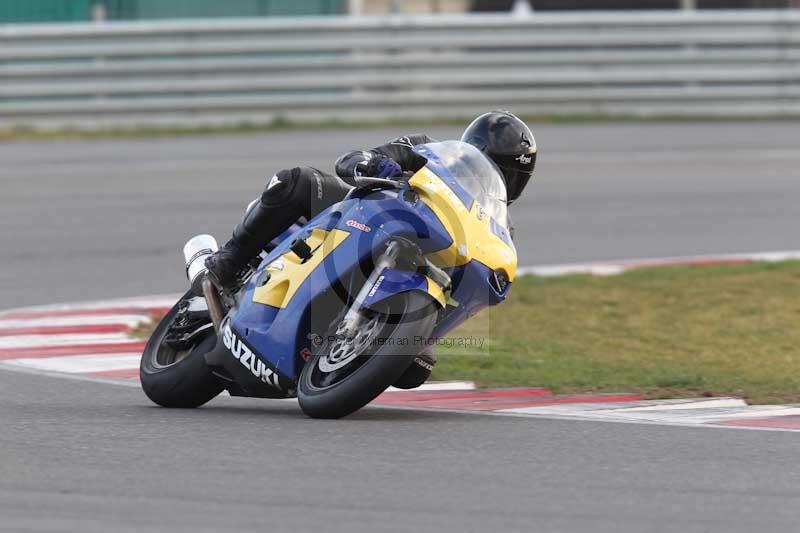 Motorcycle action photographs;Trackday digital images;event digital images;eventdigitalimages;no limits trackday;peter wileman photography;snetterton;snetterton circuit norfolk;snetterton photographs;trackday;trackday photos