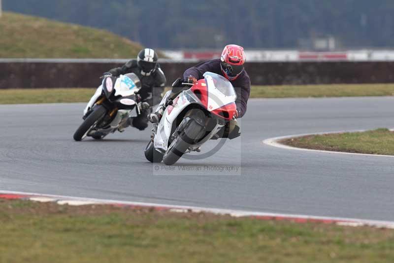 Motorcycle action photographs;Trackday digital images;event digital images;eventdigitalimages;no limits trackday;peter wileman photography;snetterton;snetterton circuit norfolk;snetterton photographs;trackday;trackday photos