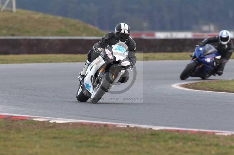 Motorcycle action photographs;Trackday digital images;event digital images;eventdigitalimages;no limits trackday;peter wileman photography;snetterton;snetterton circuit norfolk;snetterton photographs;trackday;trackday photos