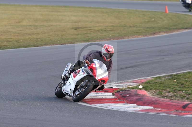 Motorcycle action photographs;Trackday digital images;event digital images;eventdigitalimages;no limits trackday;peter wileman photography;snetterton;snetterton circuit norfolk;snetterton photographs;trackday;trackday photos