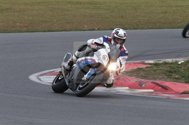 Motorcycle action photographs;Trackday digital images;event digital images;eventdigitalimages;no limits trackday;peter wileman photography;snetterton;snetterton circuit norfolk;snetterton photographs;trackday;trackday photos
