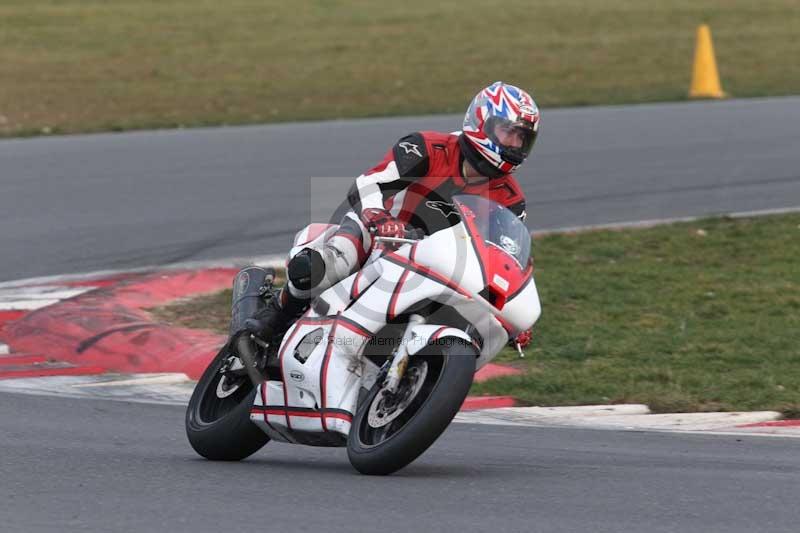 Motorcycle action photographs;Trackday digital images;event digital images;eventdigitalimages;no limits trackday;peter wileman photography;snetterton;snetterton circuit norfolk;snetterton photographs;trackday;trackday photos