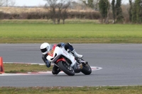 Motorcycle-action-photographs;Trackday-digital-images;event-digital-images;eventdigitalimages;no-limits-trackday;peter-wileman-photography;snetterton;snetterton-circuit-norfolk;snetterton-photographs;trackday;trackday-photos