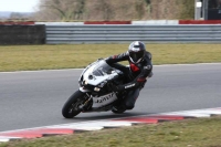 Motorcycle-action-photographs;Trackday-digital-images;event-digital-images;eventdigitalimages;no-limits-trackday;peter-wileman-photography;snetterton;snetterton-circuit-norfolk;snetterton-photographs;trackday;trackday-photos