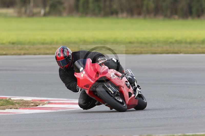 Motorcycle action photographs;Trackday digital images;event digital images;eventdigitalimages;no limits trackday;peter wileman photography;snetterton;snetterton circuit norfolk;snetterton photographs;trackday;trackday photos