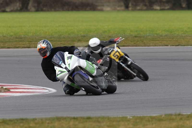 Motorcycle action photographs;Trackday digital images;event digital images;eventdigitalimages;no limits trackday;peter wileman photography;snetterton;snetterton circuit norfolk;snetterton photographs;trackday;trackday photos