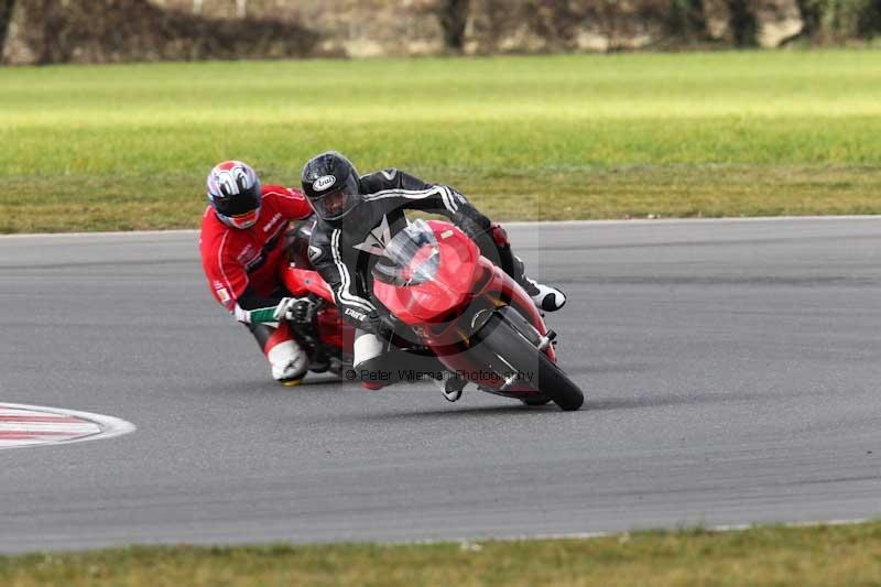 Motorcycle action photographs;Trackday digital images;event digital images;eventdigitalimages;no limits trackday;peter wileman photography;snetterton;snetterton circuit norfolk;snetterton photographs;trackday;trackday photos
