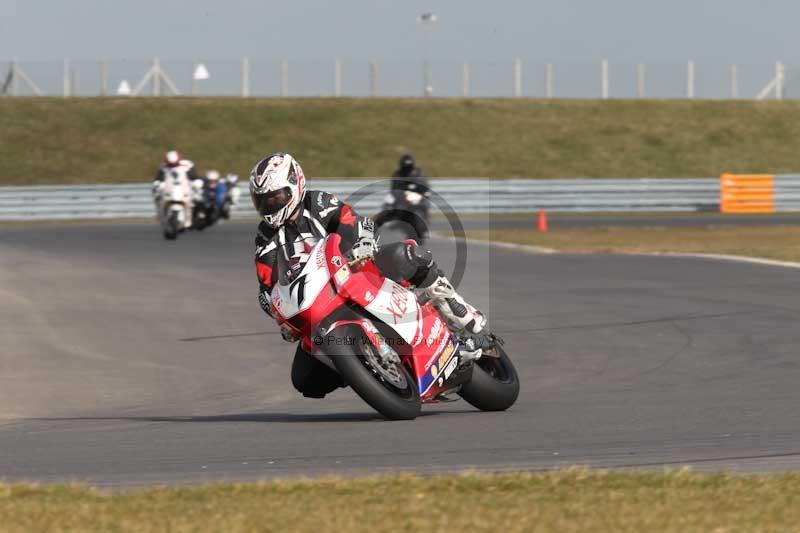 Motorcycle action photographs;Trackday digital images;event digital images;eventdigitalimages;no limits trackday;peter wileman photography;snetterton;snetterton circuit norfolk;snetterton photographs;trackday;trackday photos