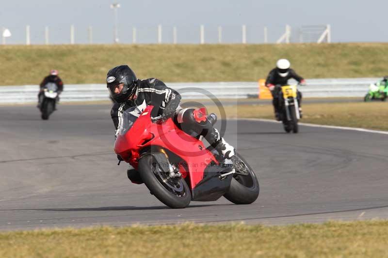 Motorcycle action photographs;Trackday digital images;event digital images;eventdigitalimages;no limits trackday;peter wileman photography;snetterton;snetterton circuit norfolk;snetterton photographs;trackday;trackday photos