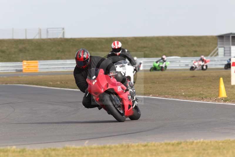Motorcycle action photographs;Trackday digital images;event digital images;eventdigitalimages;no limits trackday;peter wileman photography;snetterton;snetterton circuit norfolk;snetterton photographs;trackday;trackday photos