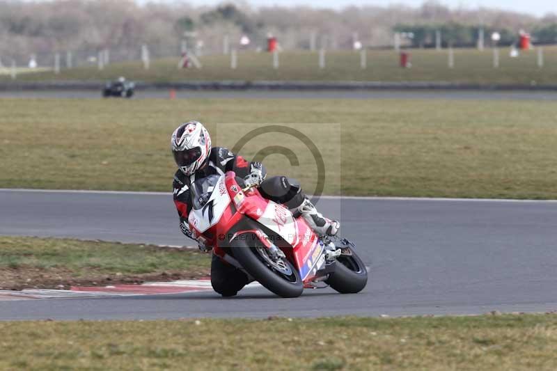 Motorcycle action photographs;Trackday digital images;event digital images;eventdigitalimages;no limits trackday;peter wileman photography;snetterton;snetterton circuit norfolk;snetterton photographs;trackday;trackday photos