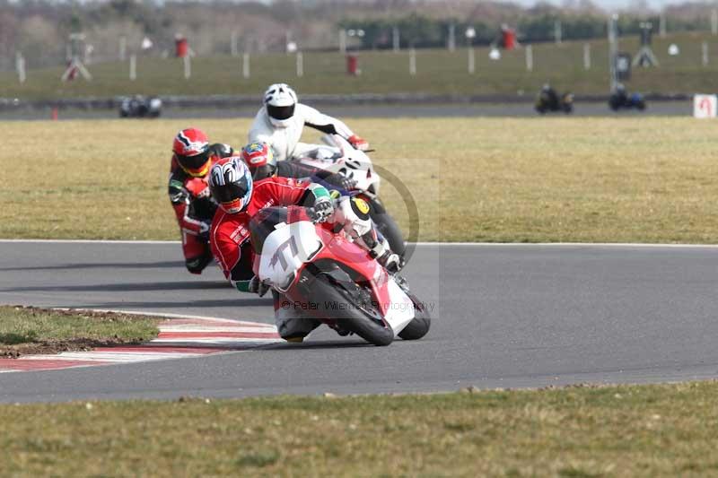 Motorcycle action photographs;Trackday digital images;event digital images;eventdigitalimages;no limits trackday;peter wileman photography;snetterton;snetterton circuit norfolk;snetterton photographs;trackday;trackday photos