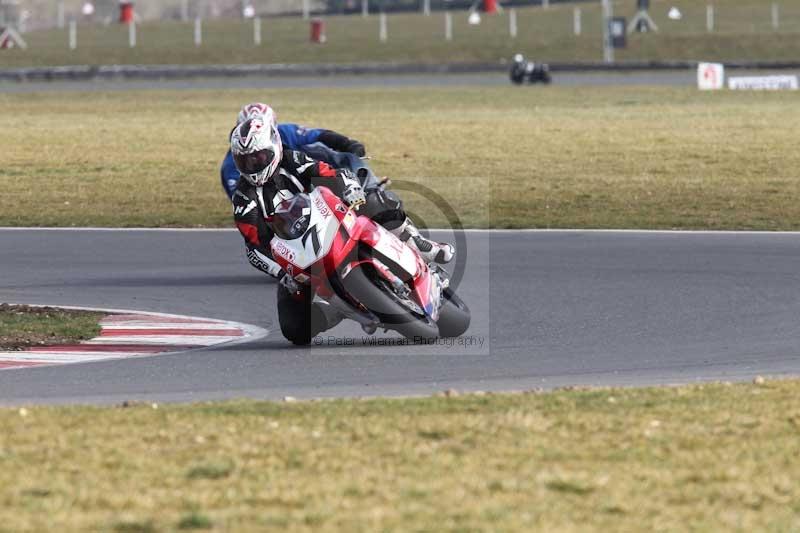 Motorcycle action photographs;Trackday digital images;event digital images;eventdigitalimages;no limits trackday;peter wileman photography;snetterton;snetterton circuit norfolk;snetterton photographs;trackday;trackday photos