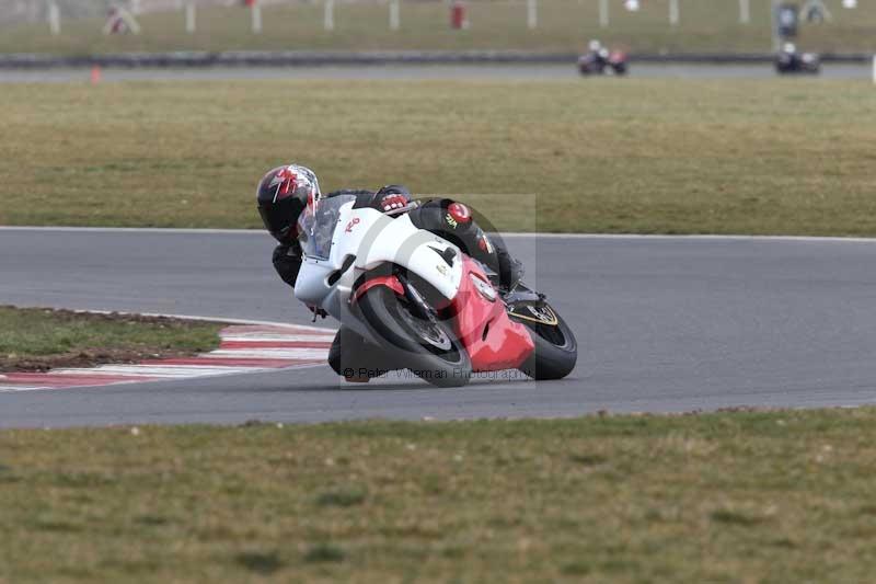 Motorcycle action photographs;Trackday digital images;event digital images;eventdigitalimages;no limits trackday;peter wileman photography;snetterton;snetterton circuit norfolk;snetterton photographs;trackday;trackday photos
