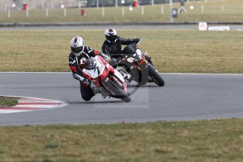 Motorcycle action photographs;Trackday digital images;event digital images;eventdigitalimages;no limits trackday;peter wileman photography;snetterton;snetterton circuit norfolk;snetterton photographs;trackday;trackday photos