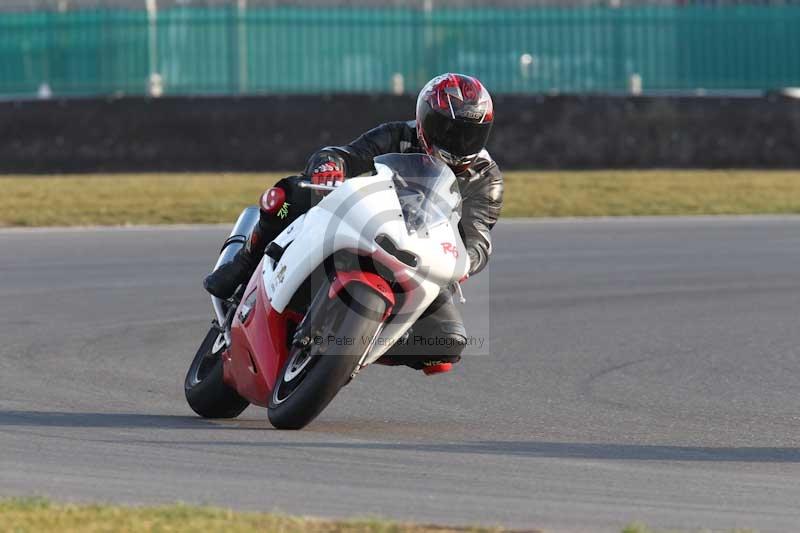 Motorcycle action photographs;Trackday digital images;event digital images;eventdigitalimages;no limits trackday;peter wileman photography;snetterton;snetterton circuit norfolk;snetterton photographs;trackday;trackday photos
