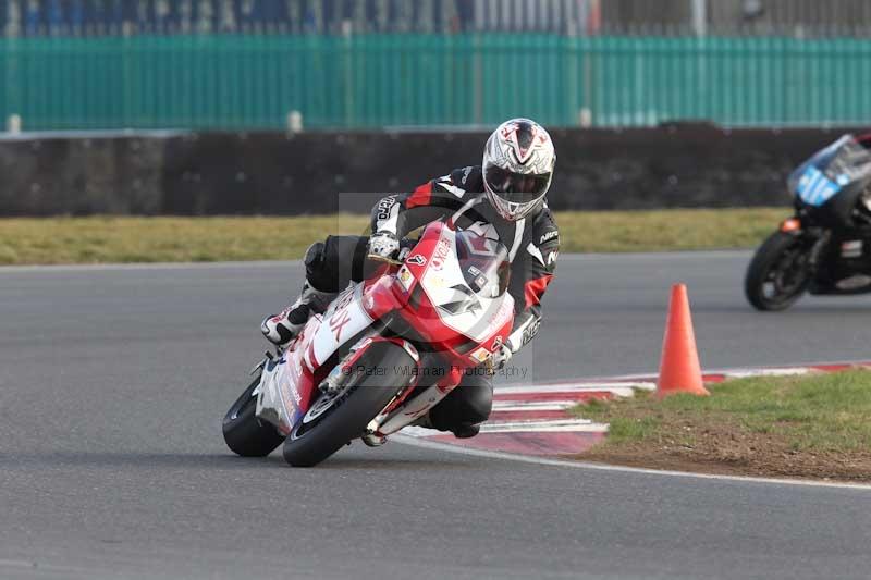Motorcycle action photographs;Trackday digital images;event digital images;eventdigitalimages;no limits trackday;peter wileman photography;snetterton;snetterton circuit norfolk;snetterton photographs;trackday;trackday photos