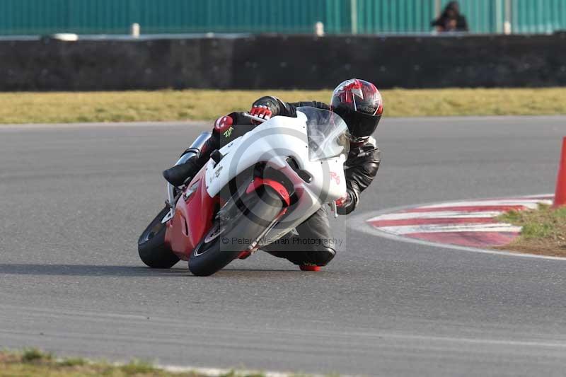 Motorcycle action photographs;Trackday digital images;event digital images;eventdigitalimages;no limits trackday;peter wileman photography;snetterton;snetterton circuit norfolk;snetterton photographs;trackday;trackday photos