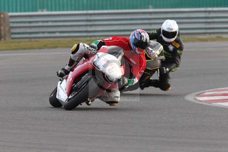 Motorcycle action photographs;Trackday digital images;event digital images;eventdigitalimages;no limits trackday;peter wileman photography;snetterton;snetterton circuit norfolk;snetterton photographs;trackday;trackday photos