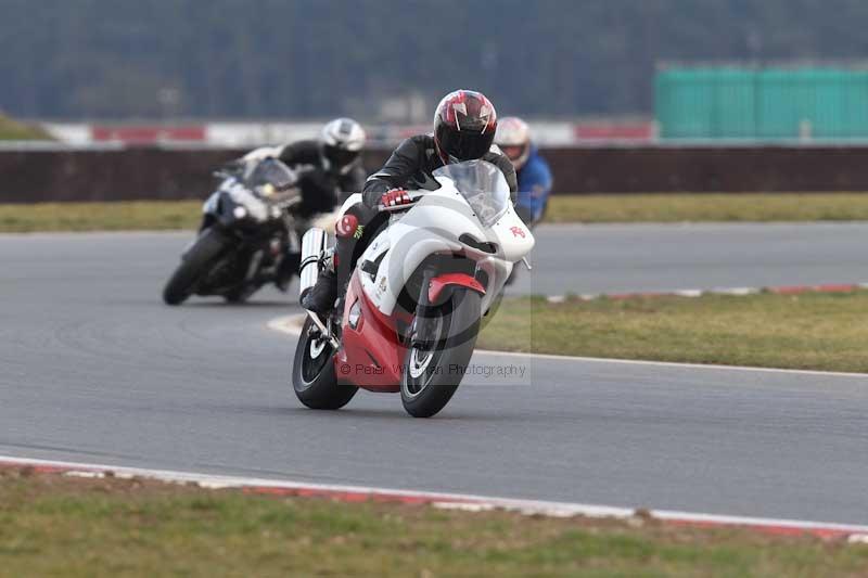 Motorcycle action photographs;Trackday digital images;event digital images;eventdigitalimages;no limits trackday;peter wileman photography;snetterton;snetterton circuit norfolk;snetterton photographs;trackday;trackday photos
