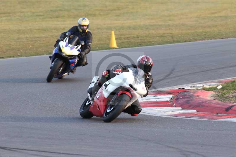 Motorcycle action photographs;Trackday digital images;event digital images;eventdigitalimages;no limits trackday;peter wileman photography;snetterton;snetterton circuit norfolk;snetterton photographs;trackday;trackday photos