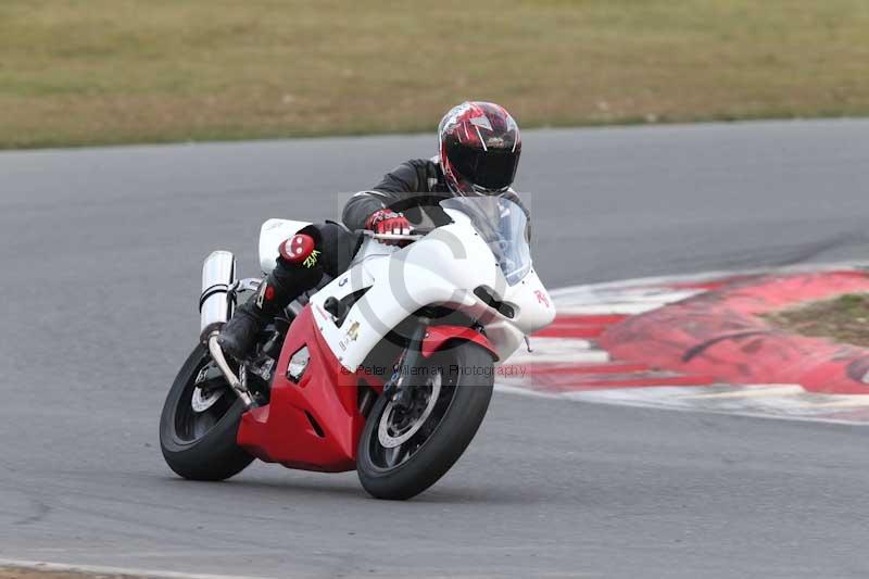 Motorcycle action photographs;Trackday digital images;event digital images;eventdigitalimages;no limits trackday;peter wileman photography;snetterton;snetterton circuit norfolk;snetterton photographs;trackday;trackday photos
