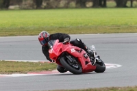 Motorcycle-action-photographs;Trackday-digital-images;event-digital-images;eventdigitalimages;no-limits-trackday;peter-wileman-photography;snetterton;snetterton-circuit-norfolk;snetterton-photographs;trackday;trackday-photos